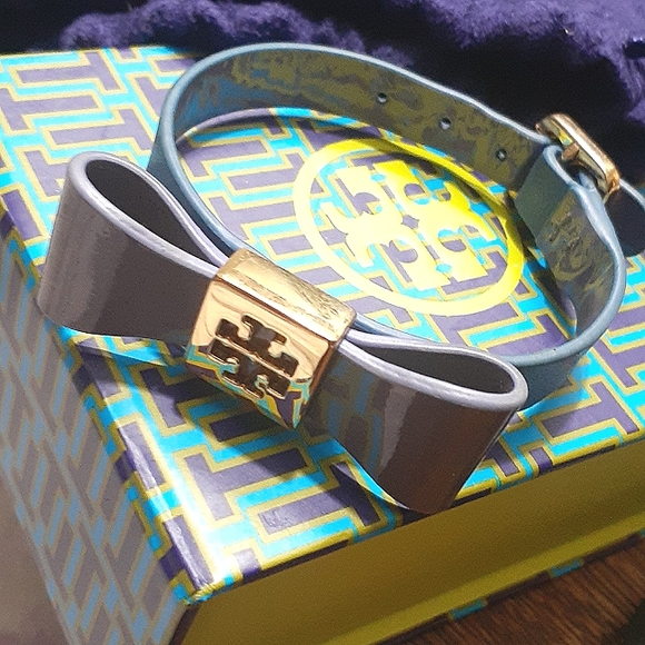 TORY BURCH SAHARA BLUE PURPLE BOW BRACELET - Picture 1 of 7